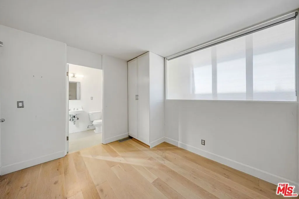 1642 Silverwood Terrace, Los Angeles, California 90026 home-pic-30